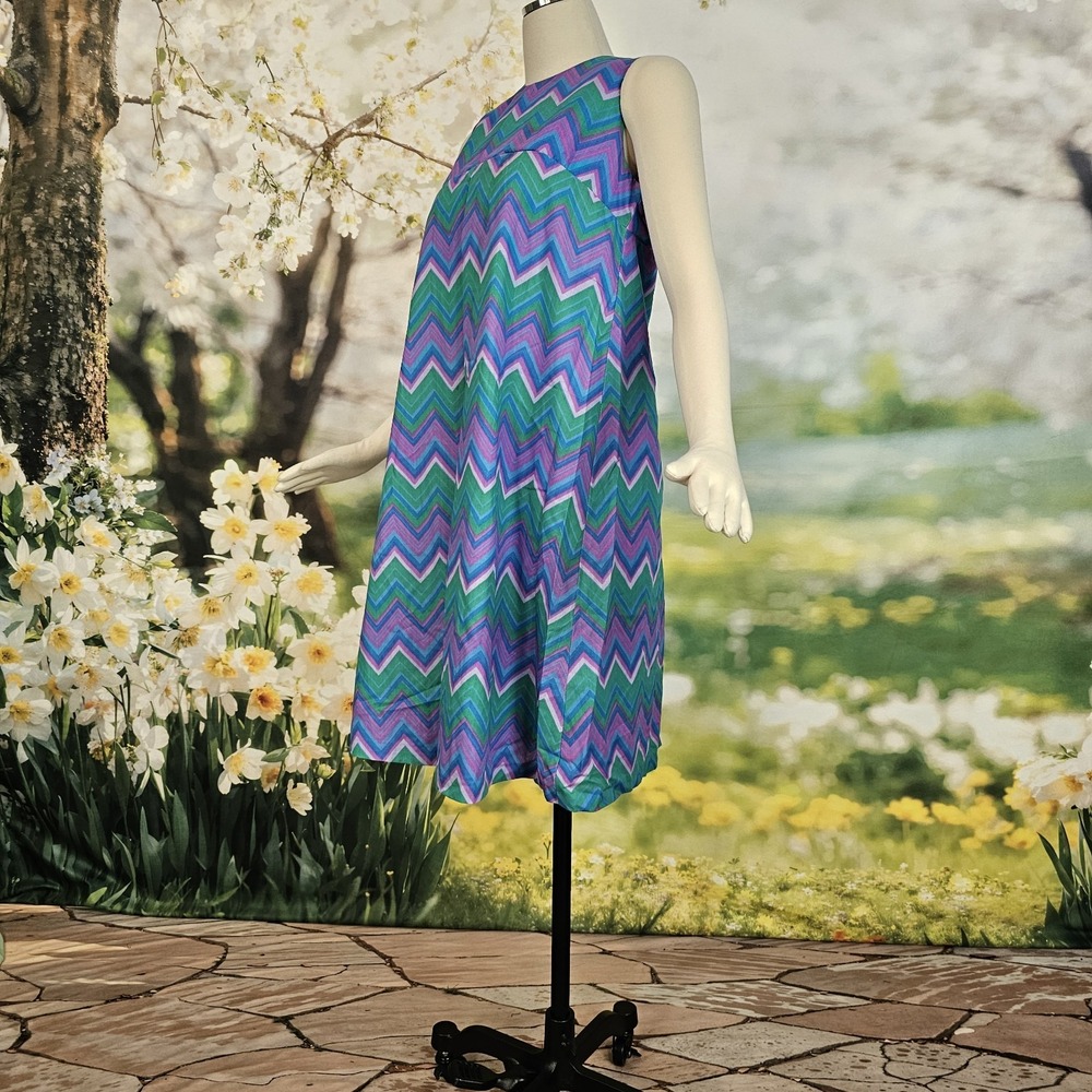 Vintage 1960's Dress Shift Mod Purple Green Zigzag Pattern Sleeveless 60s Groovy - Picture 3 of 15